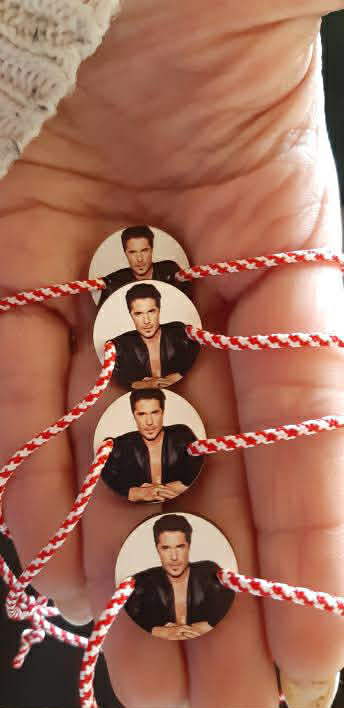 Μαρτάκι με τον αγαπημένο σου καλλιτέχνη.