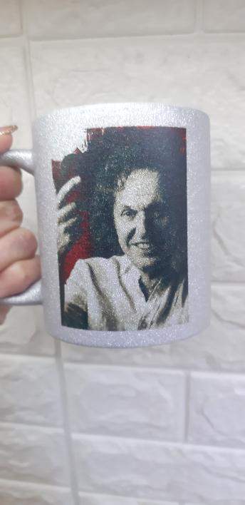 Κούπα Βασίλης Παπακωνσταντίνου με Glitter με QR το αγαπημένο σου soundtrack.